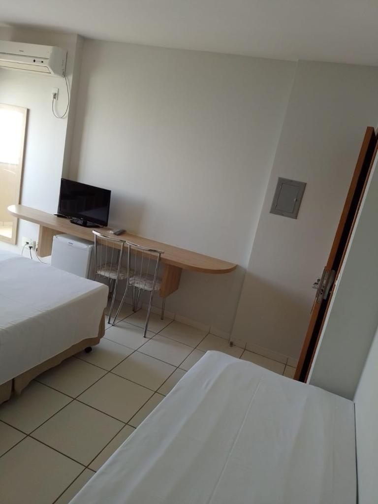 Golden Dolphin Express - Viva Ferias Apartment Caldas Novas Exterior photo